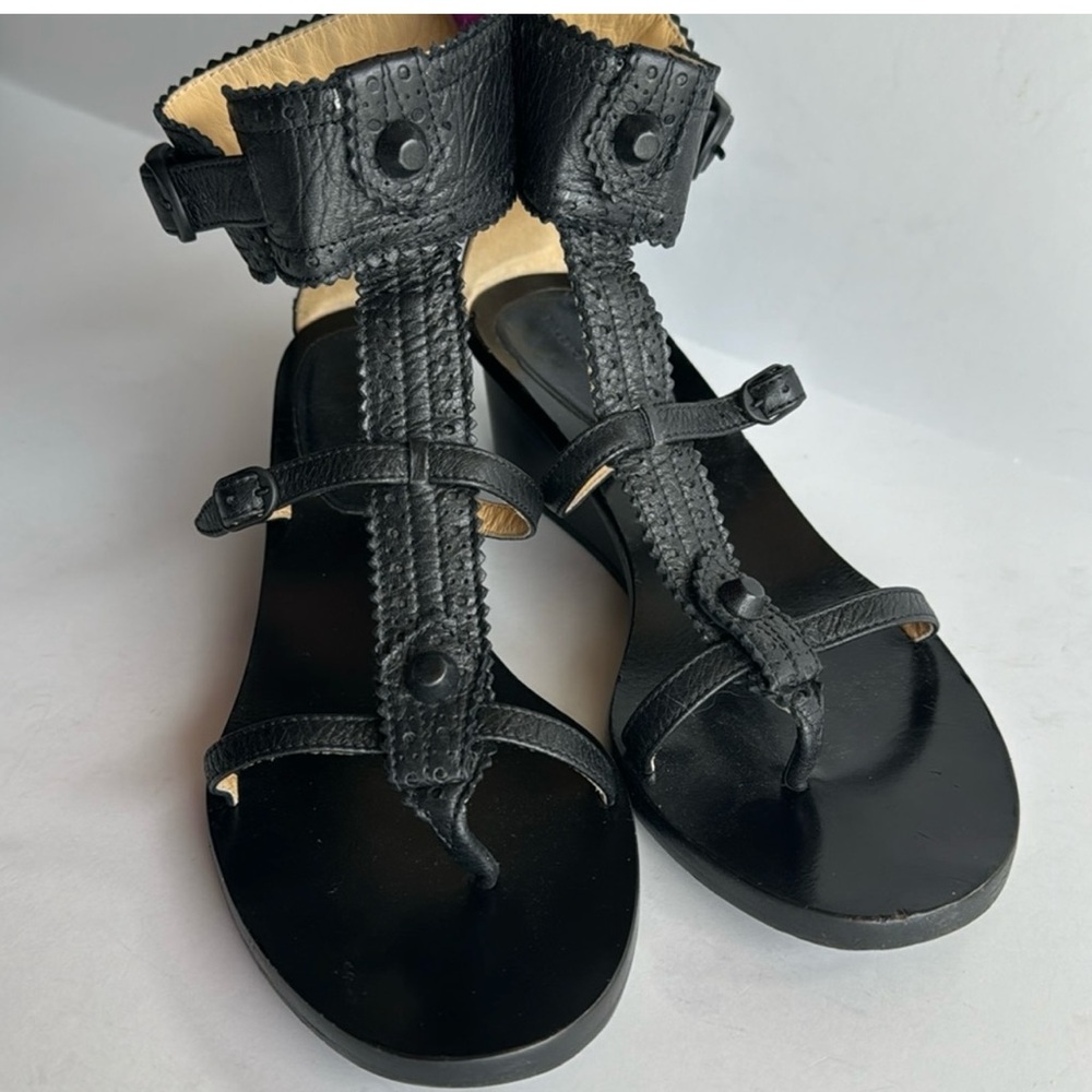 Balenciaga Black Sandals Sleek Design Comfortable Fit